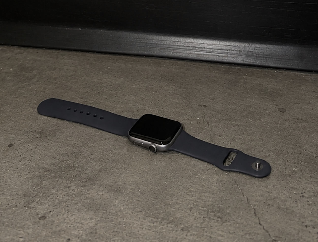 A versatile and durable smartwatch designed for everyday use. The project examines how materials and construction techniques can enhance functionality and longevity.
